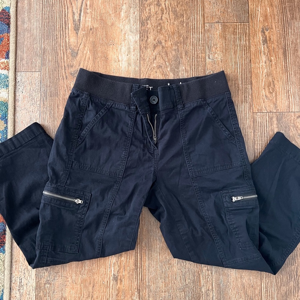 Women’s Ann Taylor Loft Capri pants with button detail on leg